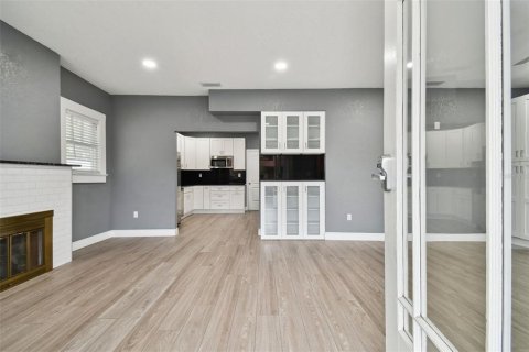 Villa ou maison à louer à Tampa, Floride: 5 chambres, 190.64 m2 № 2214683 - photo 7