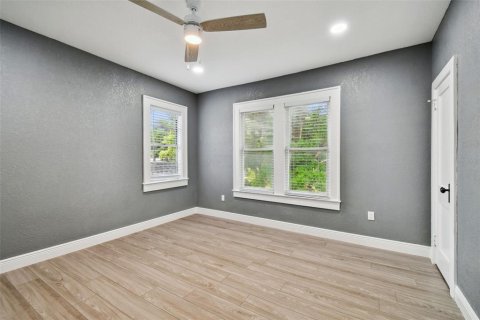 Villa ou maison à louer à Tampa, Floride: 5 chambres, 190.64 m2 № 2214683 - photo 23