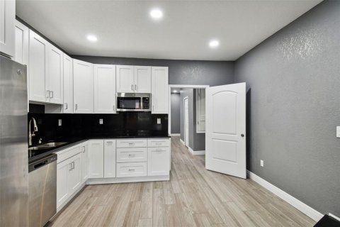 Villa ou maison à louer à Tampa, Floride: 5 chambres, 190.64 m2 № 2214683 - photo 17