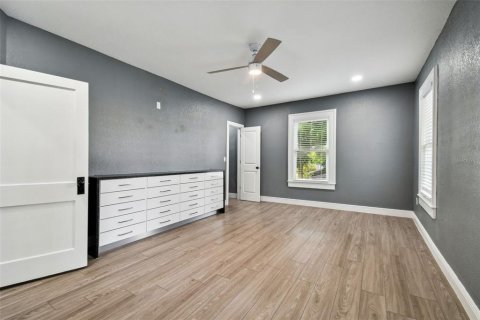 Villa ou maison à louer à Tampa, Floride: 5 chambres, 190.64 m2 № 2214683 - photo 29