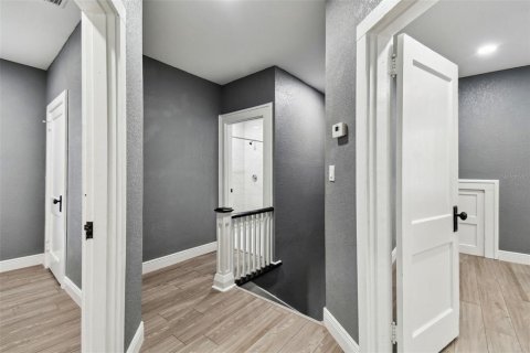 Villa ou maison à louer à Tampa, Floride: 5 chambres, 190.64 m2 № 2214683 - photo 22
