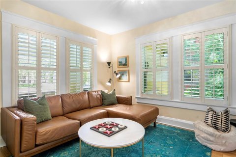 Villa ou maison à vendre à Tampa, Floride: 6 chambres, 300.63 m2 № 1893681 - photo 24