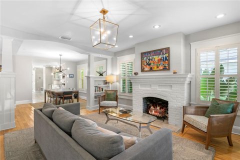 Villa ou maison à vendre à Tampa, Floride: 6 chambres, 300.63 m2 № 1893681 - photo 7