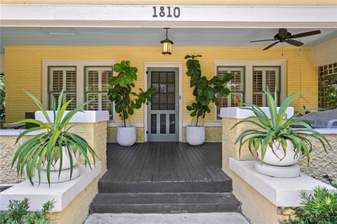 Villa ou maison à vendre à Tampa, Floride: 6 chambres, 300.63 m2 № 1893681 - photo 4