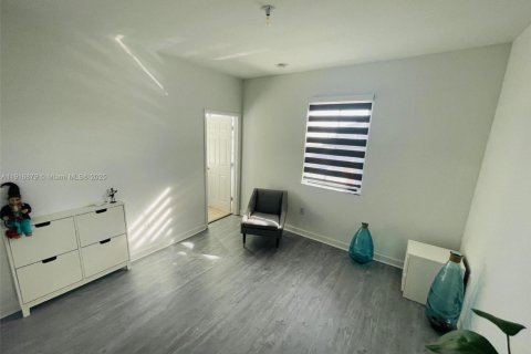 Снять в аренду таунхаус в Хомстед, Флорида 3 спальни, 132.11м2, № 1973553 - фото 14