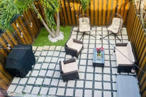 Снять в аренду таунхаус в Хомстед, Флорида 3 спальни, 132.11м2, № 1973553 - фото 17