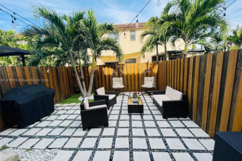 Снять в аренду таунхаус в Хомстед, Флорида 3 спальни, 132.11м2, № 1973553 - фото 16