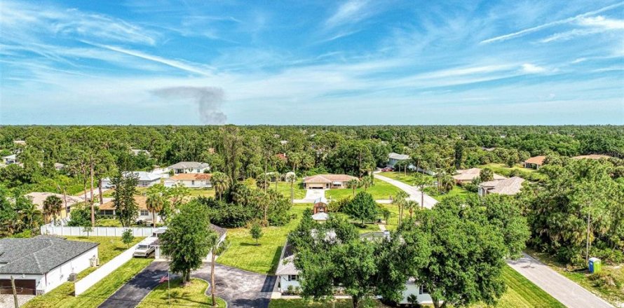 Casa en North Port, Florida 3 dormitorios, 280.84 m2 № 1572592
