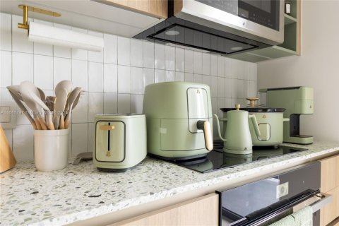 Condominio en alquiler en Miami, Florida, 2 dormitorios, 136.75 m2 № 2013072 - foto 14