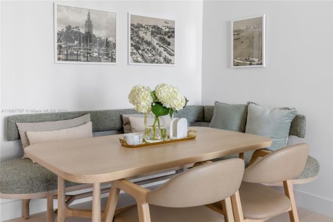 Condominio en alquiler en Miami, Florida, 2 dormitorios, 136.75 m2 № 2013072 - foto 16