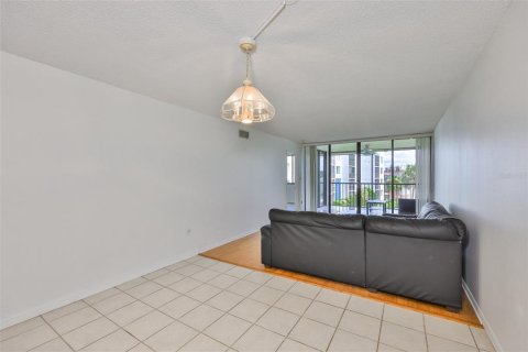 Copropriété à vendre à Tampa, Floride: 3 chambres, 120.31 m2 № 1913512 - photo 15