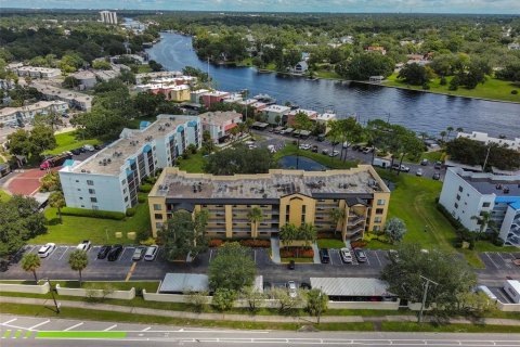 Copropriété à vendre à Tampa, Floride: 3 chambres, 120.31 m2 № 1913512 - photo 6