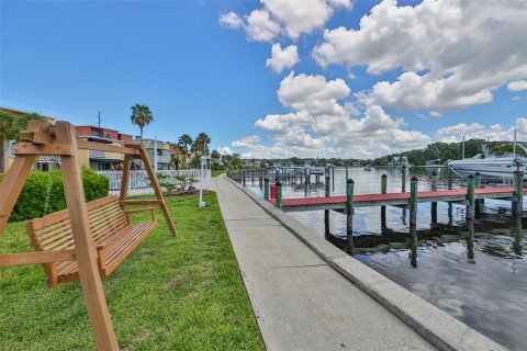 Copropriété à vendre à Tampa, Floride: 3 chambres, 120.31 m2 № 1913512 - photo 2