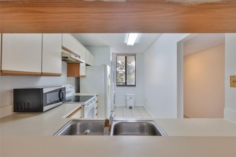 Copropriété à vendre à Tampa, Floride: 3 chambres, 120.31 m2 № 1913512 - photo 12