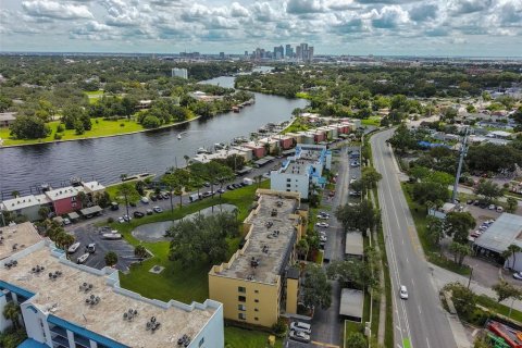 Copropriété à vendre à Tampa, Floride: 3 chambres, 120.31 m2 № 1913512 - photo 4