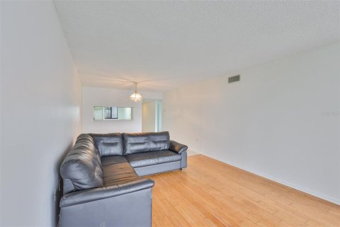 Copropriété à vendre à Tampa, Floride: 3 chambres, 120.31 m2 № 1913512 - photo 17