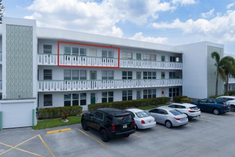 Condo in West Palm Beach, Florida, 2 bedrooms  № 1174177 - photo 1