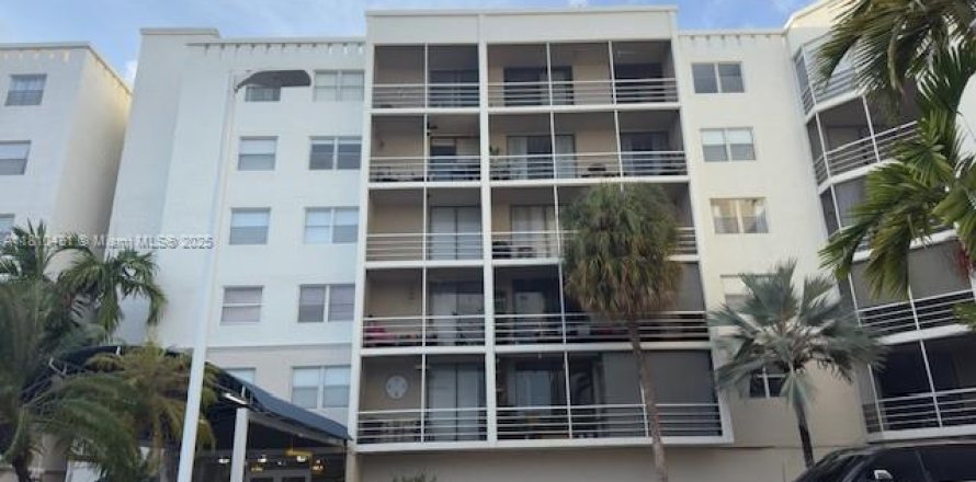 Appartement à North Miami Beach, Floride 2 chambres, 100.8 m2 № 1752048