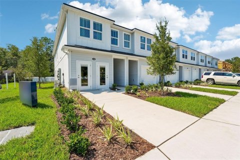 Townhouse in Jacksonville, Florida 4 bedrooms, 144.65 sq.m. № 2232094 - photo 2