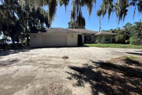 House in Sebring, Florida 3 bedrooms, 167.97 sq.m. № 2391560