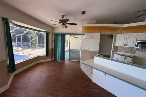 House in Sebring, Florida 3 bedrooms, 167.97 sq.m. № 2391560 - photo 11
