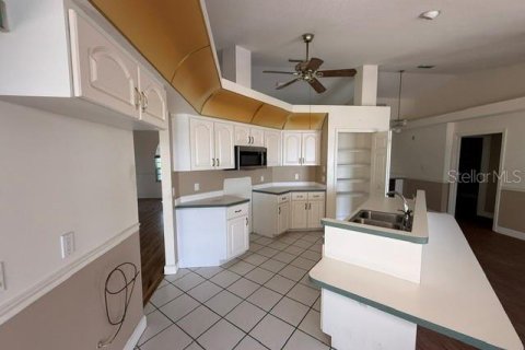 House in Sebring, Florida 3 bedrooms, 167.97 sq.m. № 2391560 - photo 8