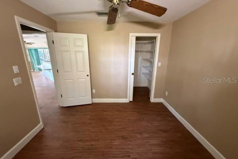 House in Sebring, Florida 3 bedrooms, 167.97 sq.m. № 2391560 - photo 13