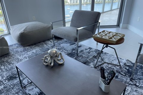 Condo in North Miami Beach, Florida, 3 bedrooms  № 1888868 - photo 3