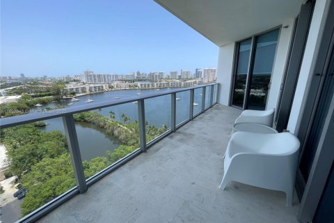 Condo in North Miami Beach, Florida, 3 bedrooms  № 1888868 - photo 30