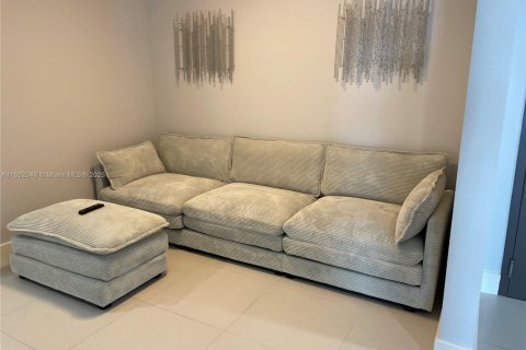Condo in North Miami Beach, Florida, 3 bedrooms  № 1888868 - photo 13