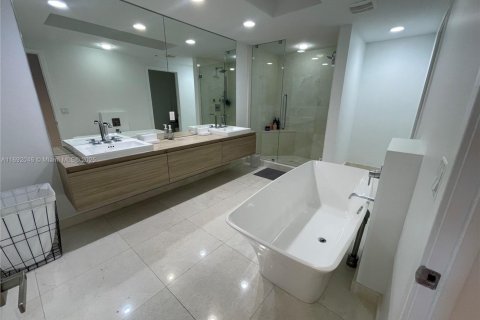 Condo in North Miami Beach, Florida, 3 bedrooms  № 1888868 - photo 20