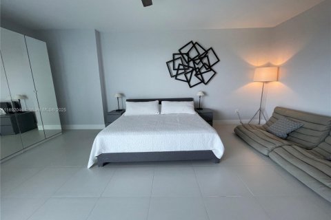 Condo in North Miami Beach, Florida, 3 bedrooms  № 1888868 - photo 17