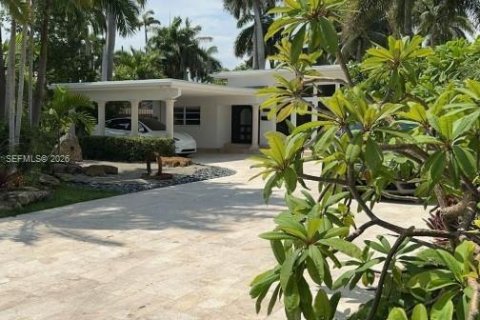 Снять в аренду виллу или дом в Холливуд, Флорида 3 спальни, 188.31м2, № 2028167 - фото 3