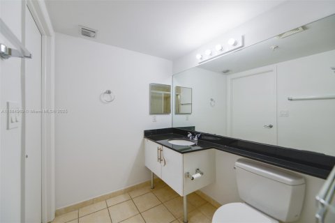 Condominio en alquiler en Miami, Florida, 2 dormitorios, 103.12 m2 № 1930497 - foto 29