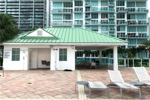 Condominio en alquiler en Miami, Florida, 2 dormitorios, 103.12 m2 № 1930497 - foto 21
