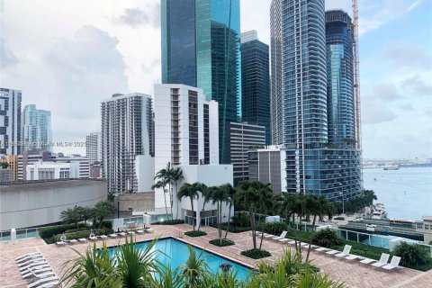 Condominio en alquiler en Miami, Florida, 2 dormitorios, 103.12 m2 № 1930497 - foto 17