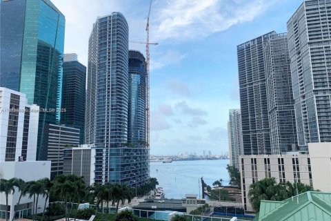 Condominio en alquiler en Miami, Florida, 2 dormitorios, 103.12 m2 № 1930497 - foto 16
