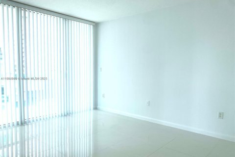 Condominio en alquiler en Miami, Florida, 2 dormitorios, 103.12 m2 № 1930497 - foto 10