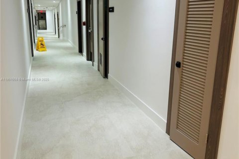 Condominio en venta en Miami Beach, Florida, 2 dormitorios, 150.69 m2 № 2035228 - foto 18