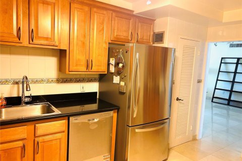 Condominio en venta en Miami Beach, Florida, 2 dormitorios, 150.69 m2 № 2035228 - foto 30