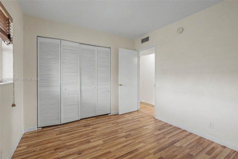 Купить кондоминиум в Пайнкрест, Флорида 2 спальни, 83.61м2, № 2176473 - фото 15