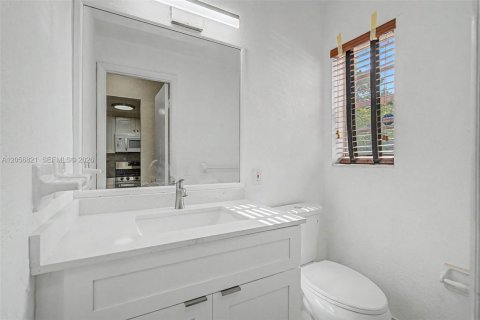 Купить кондоминиум в Пайнкрест, Флорида 2 спальни, 83.61м2, № 2176473 - фото 11