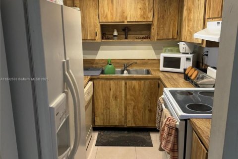Condominio en venta en Miami, Florida, 1 dormitorio, 62.24 m2 № 1836419 - foto 3