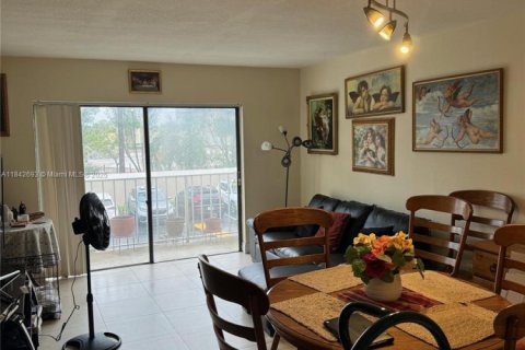 Condominio en venta en Miami, Florida, 1 dormitorio, 62.24 m2 № 1836419 - foto 2