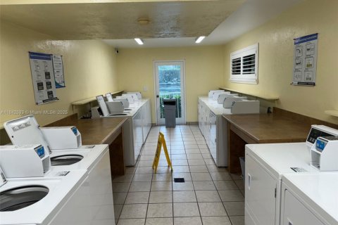 Condominio en venta en Miami, Florida, 1 dormitorio, 62.24 m2 № 1836419 - foto 4