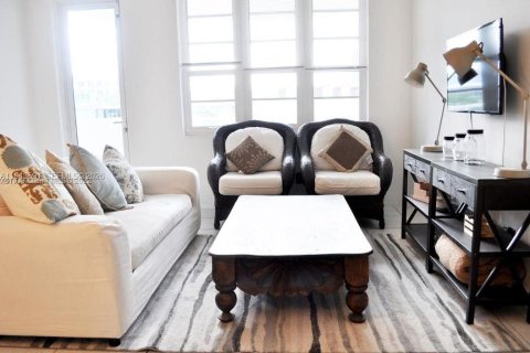 Condo in Miami Beach, Florida, 1 bedroom № 2152798 - photo 3