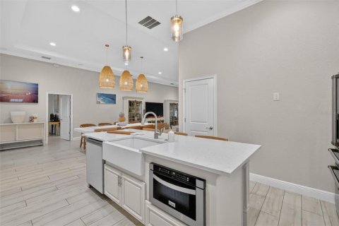Casa en venta en Oxford, Florida, 4 dormitorios, 203.55 m2 № 2404943 - foto 13
