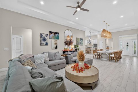 Casa en venta en Oxford, Florida, 4 dormitorios, 203.55 m2 № 2404943 - foto 9