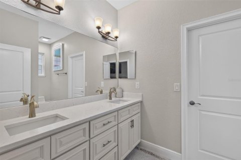 Casa en venta en Oxford, Florida, 4 dormitorios, 203.55 m2 № 2404943 - foto 23