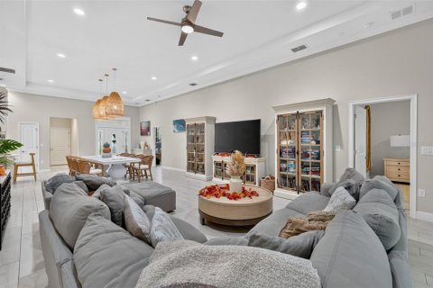 Casa en venta en Oxford, Florida, 4 dormitorios, 203.55 m2 № 2404943 - foto 8